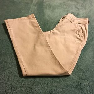 Old Navy “Sweetheart “ khakis size 6 EUC
